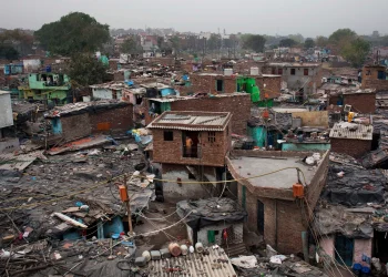 100 Crore Indians Have No Extra Money To Spend – Is India's Economy Facing A Crisis?